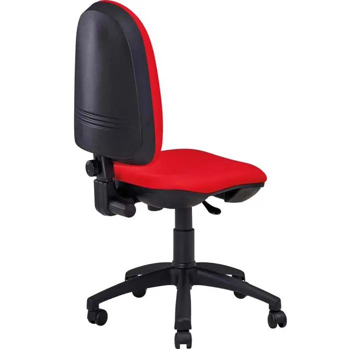 Fauteuil synchrone automatique Assise ergo garnie d'une mousse galbée.