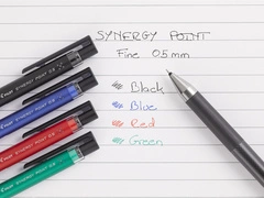 PILOT Stylo roller SYNERGY POINT 0.5, noir