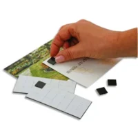 PAVO Sachet de 49 Carrés magnétiques adhésifs de1,5 cm, force 80g/cm2