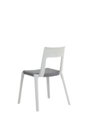 Chaise en polypropylène empilable